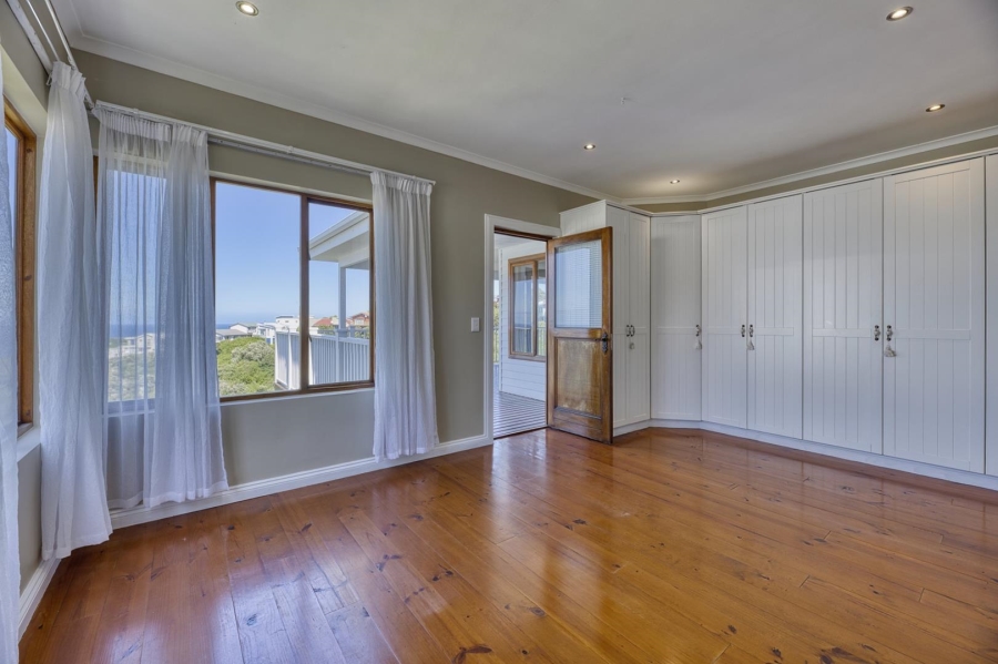 3 Bedroom Property for Sale in Herolds Bay Western Cape